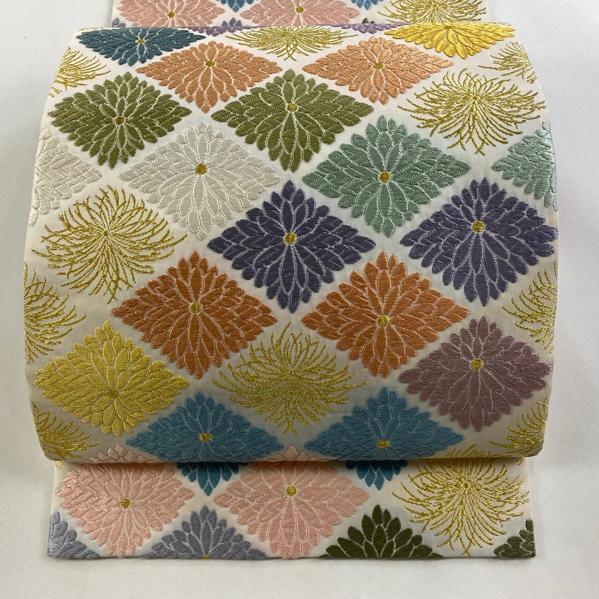 袋帯 草木染 菊 菱 刺繍 金糸 灰白 六通 正絹