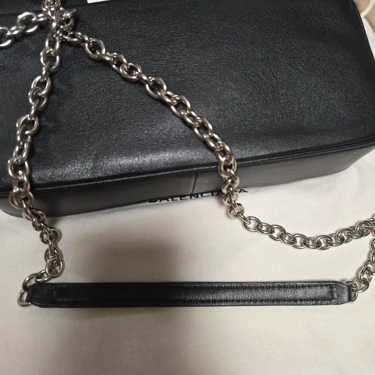 BALENCIAGA チェーンバッグ バレンシアガ BALENCIAGA チェーン バッグ - メルカリ