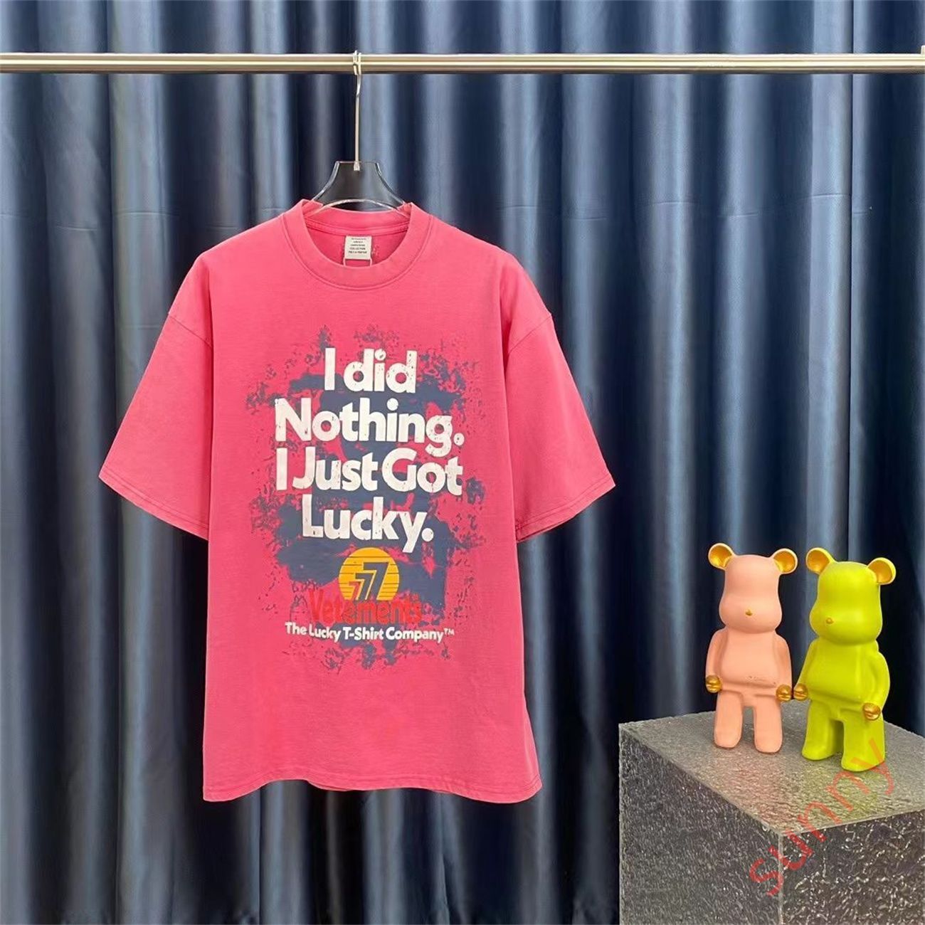 VETEMENTSヴェトモン ☆ロゴ Tシャツ ユニセックス I Just Got Lucky【新商品未使用です】 - メルカリ