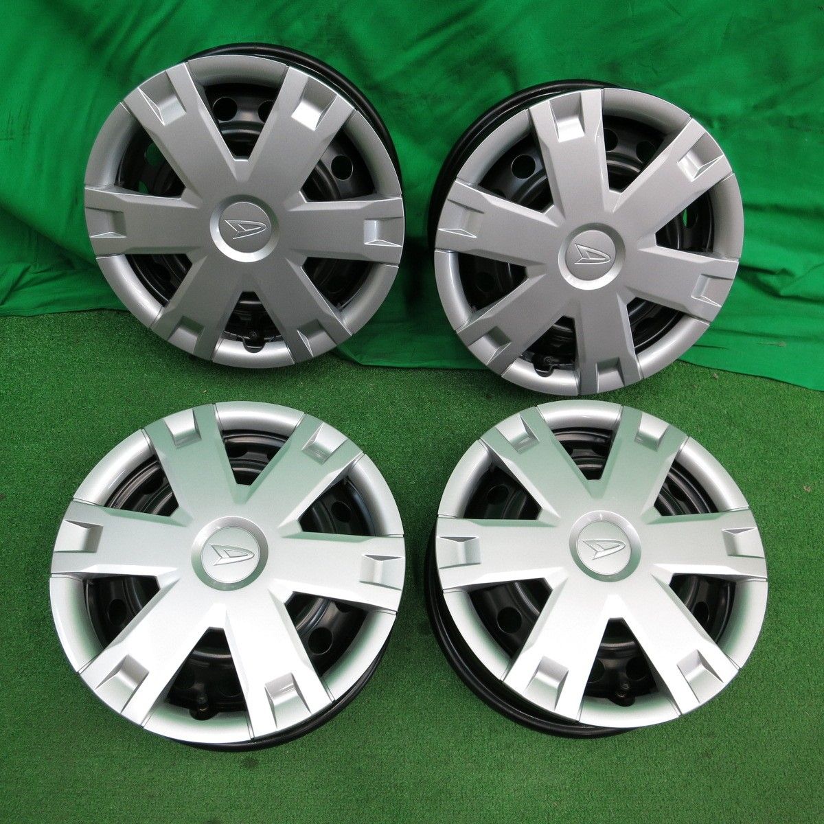 *送料無料* 新車外しダイハツ ハイゼット カーゴ 純正 スチール ホイール 12インチ 12×4.00B PCD100/4H4042203ナホ