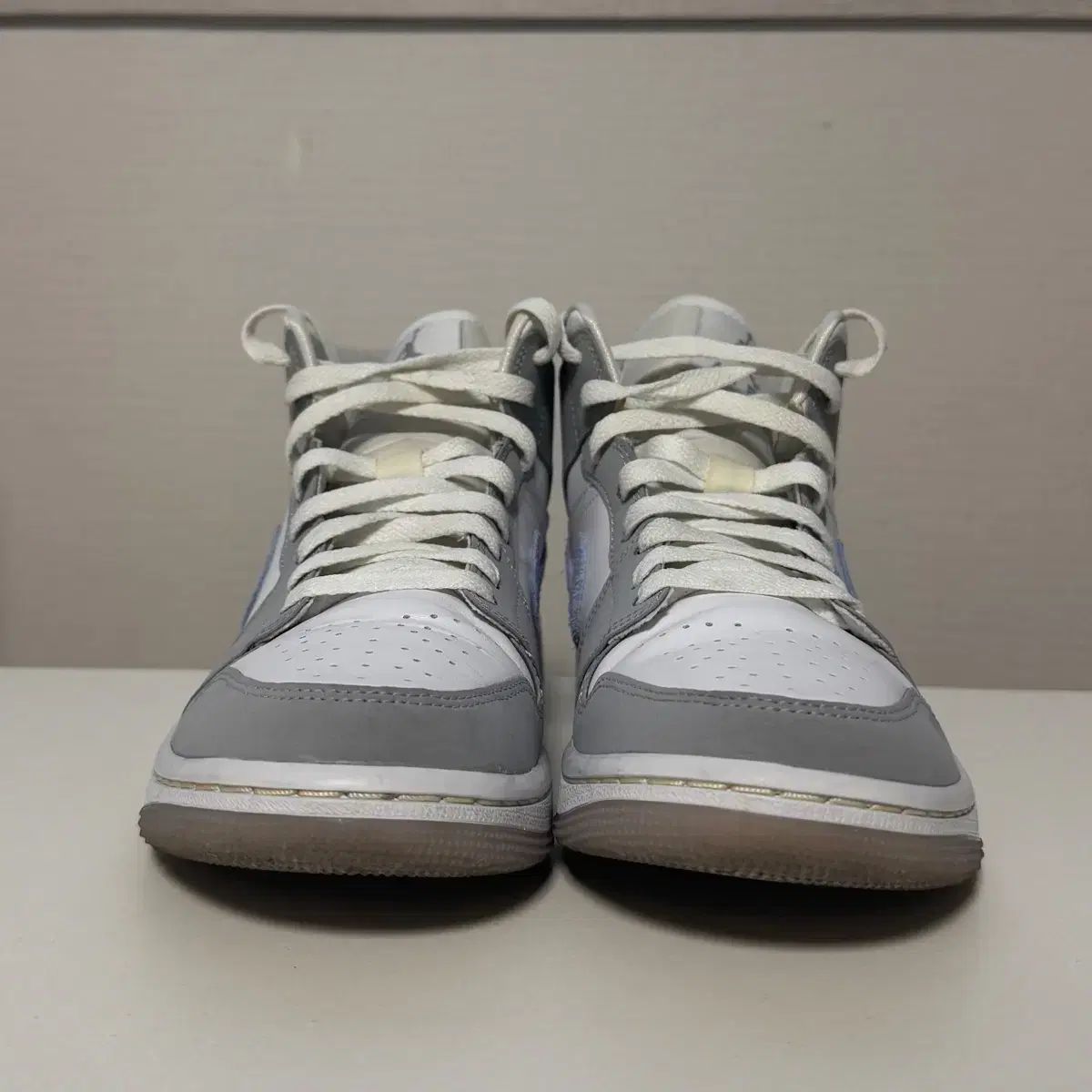 （ W ） ジョーダン 1 ミッド ウルフ グレー 260