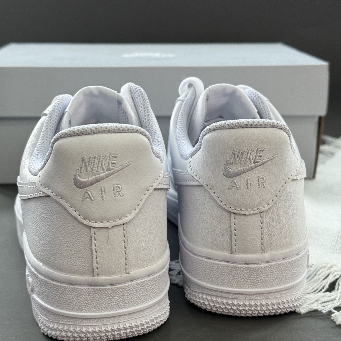 ナイキ 新品 NIKE Air Force 1 Low '07 White 男女兼用 ホワイト スニーカー