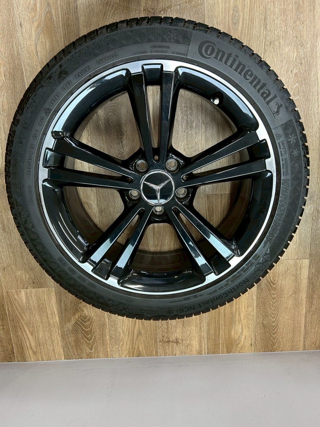 【美品】ベンツCLA純正225/45R18 タイヤ・ホイールセット 送料無料】【美品】ベンツ 純正18インチホイール×スタッドレス