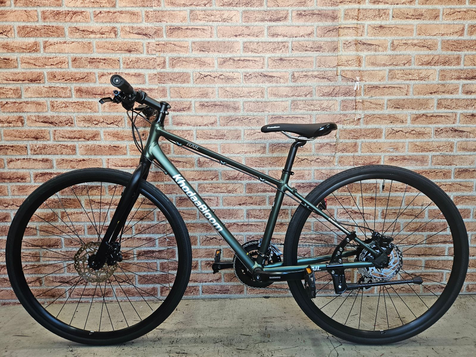 J085 ★サビキズ有り★クロスバイク★PEUGEOT CADET★3×7段★26インチ J085 ☆サビキズ有り☆クロスバイク☆PEUGEOT CADET☆3×7段☆26インチ