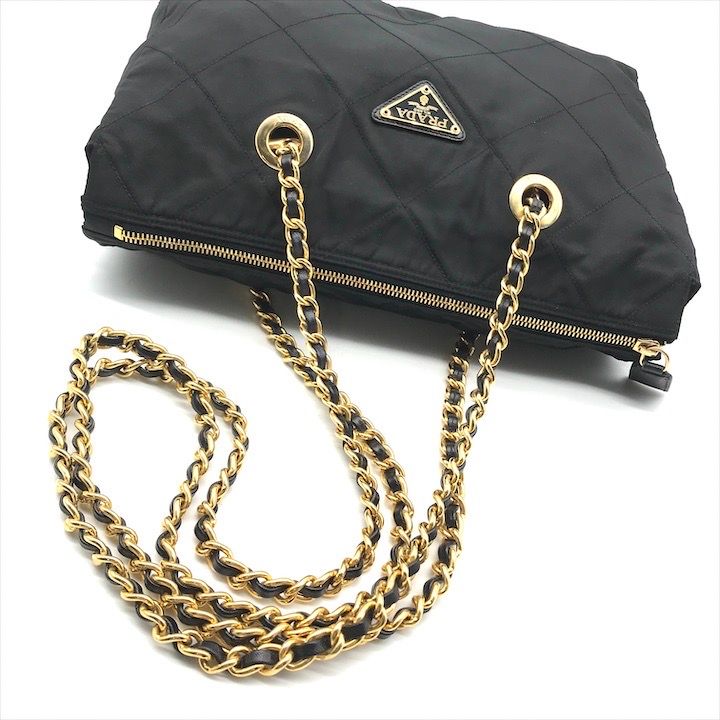 美品 PRADA プラダ テスート ナイロン ロゴプレート キルティング チェーン ショルダー トート バッグ ブラック k2325 美品 PRADA プラダ テスート ナイロン ロゴプレート キルティング
