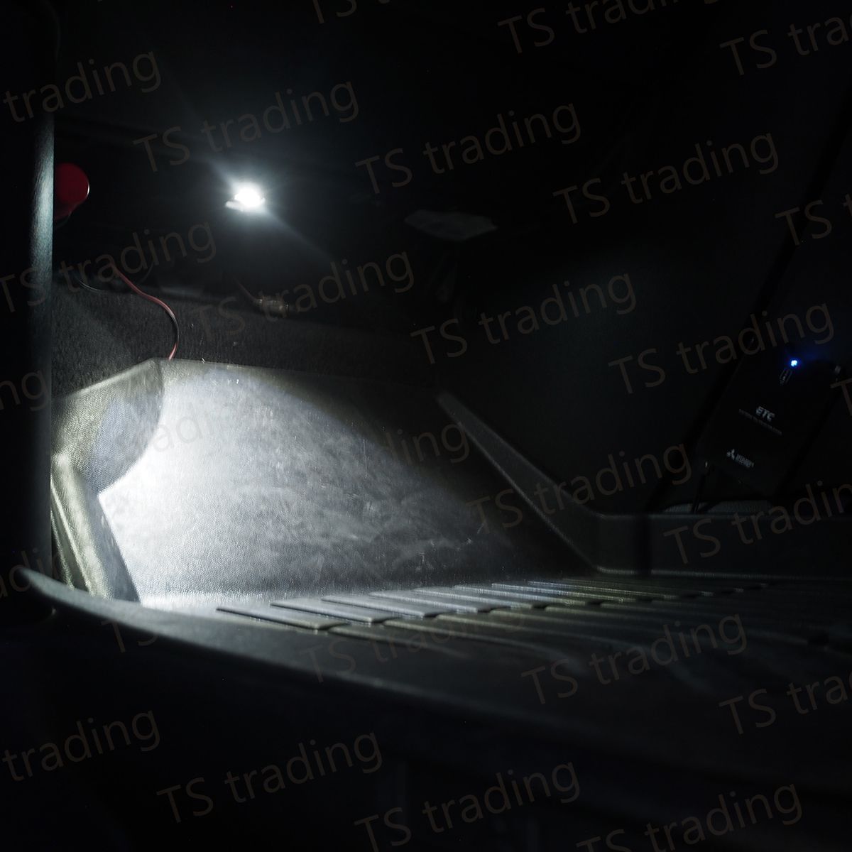 レクサス LS460(L) USF40系 後部座席 リア フットランプ 足元 増設配線 LED インナーランプ 青 4個セット ルームランプ 室内灯 間接照明 フットイルミ