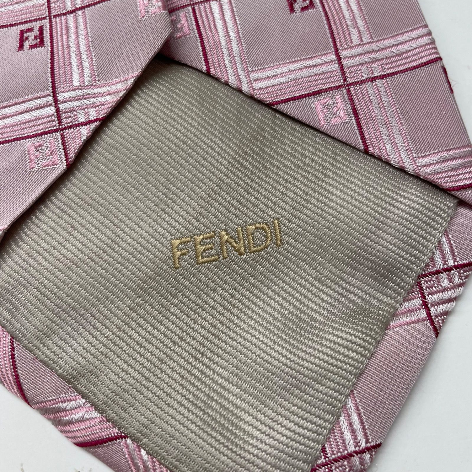 ◼︎FENDI【フェンディ】ネクタイ ピンク A24-281 - メルカリ