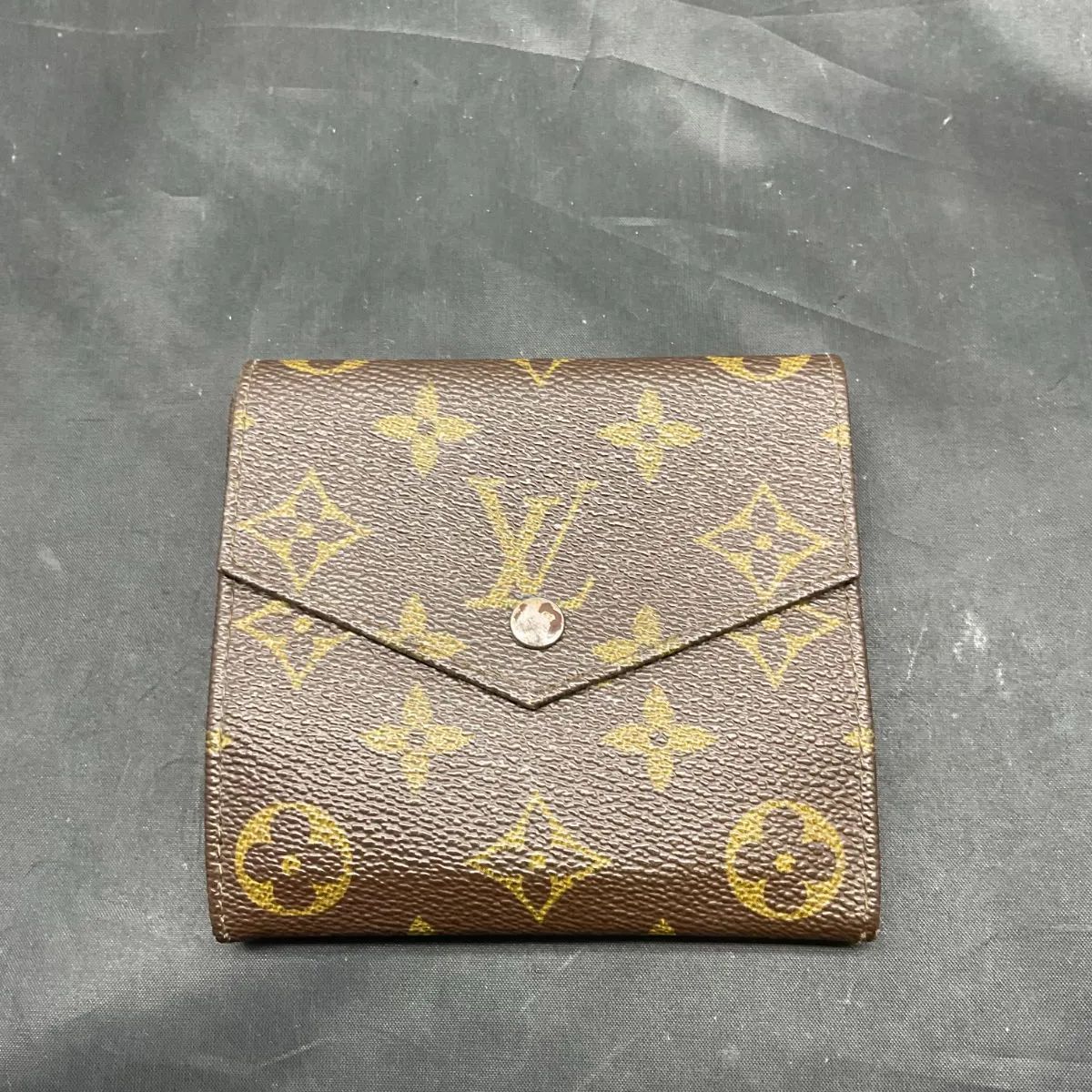 ルイヴィトン モノグラム Wホック 折り財布 B25052443