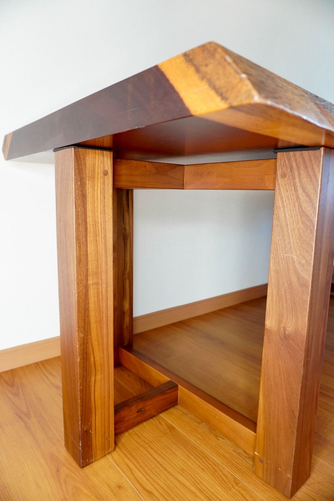 フォーマルスタイル アトリエ木馬 一枚板 パドック ダイニングテーブル W175cm ファッションモデル