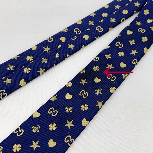 美品 GUCCI グッチ GG柄 × ハート柄 ネクタイ ネイビー 紺 極美品꧂ グッチ ネクタイ ナロータイ GG柄 ハート 現行 ハチ