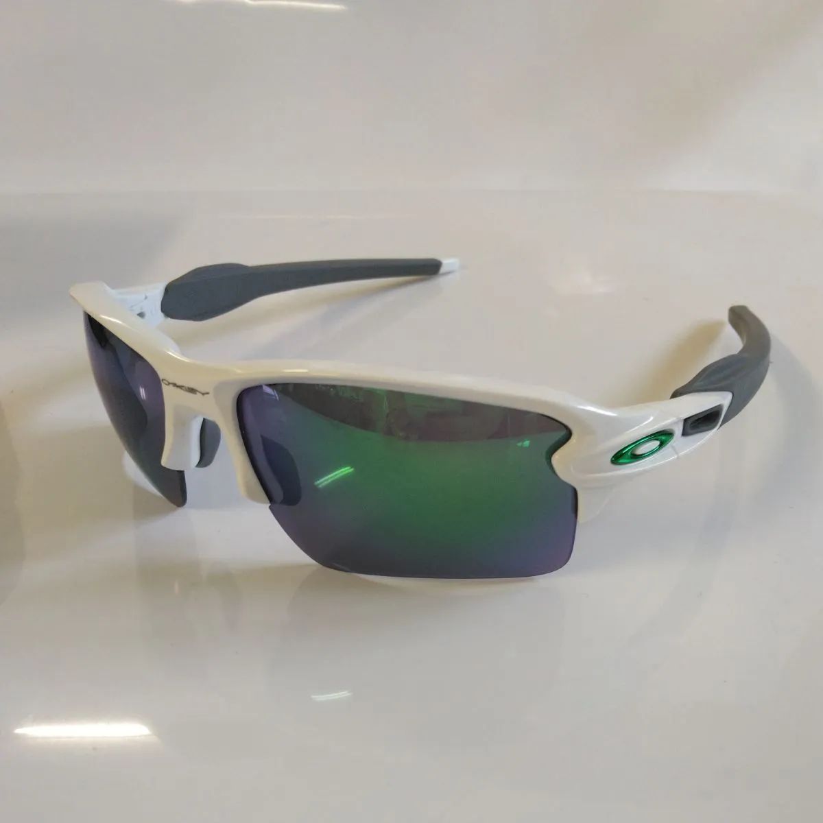 新品・未使用】Oakley オークリー サングラス FLAK 2.0 XL 新品・未使用】Oakley オークリー サングラス FLAK 2.0 XL