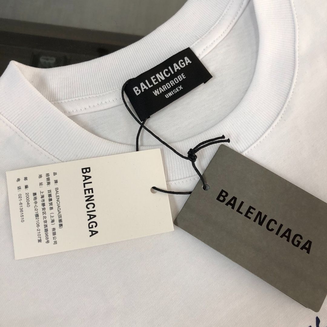 9月限定セール完売品メルカリ最安値BALENCIAGA ロゴ Tシャツ ホワイト BALENCIAGA Tシャツ - メルカリ