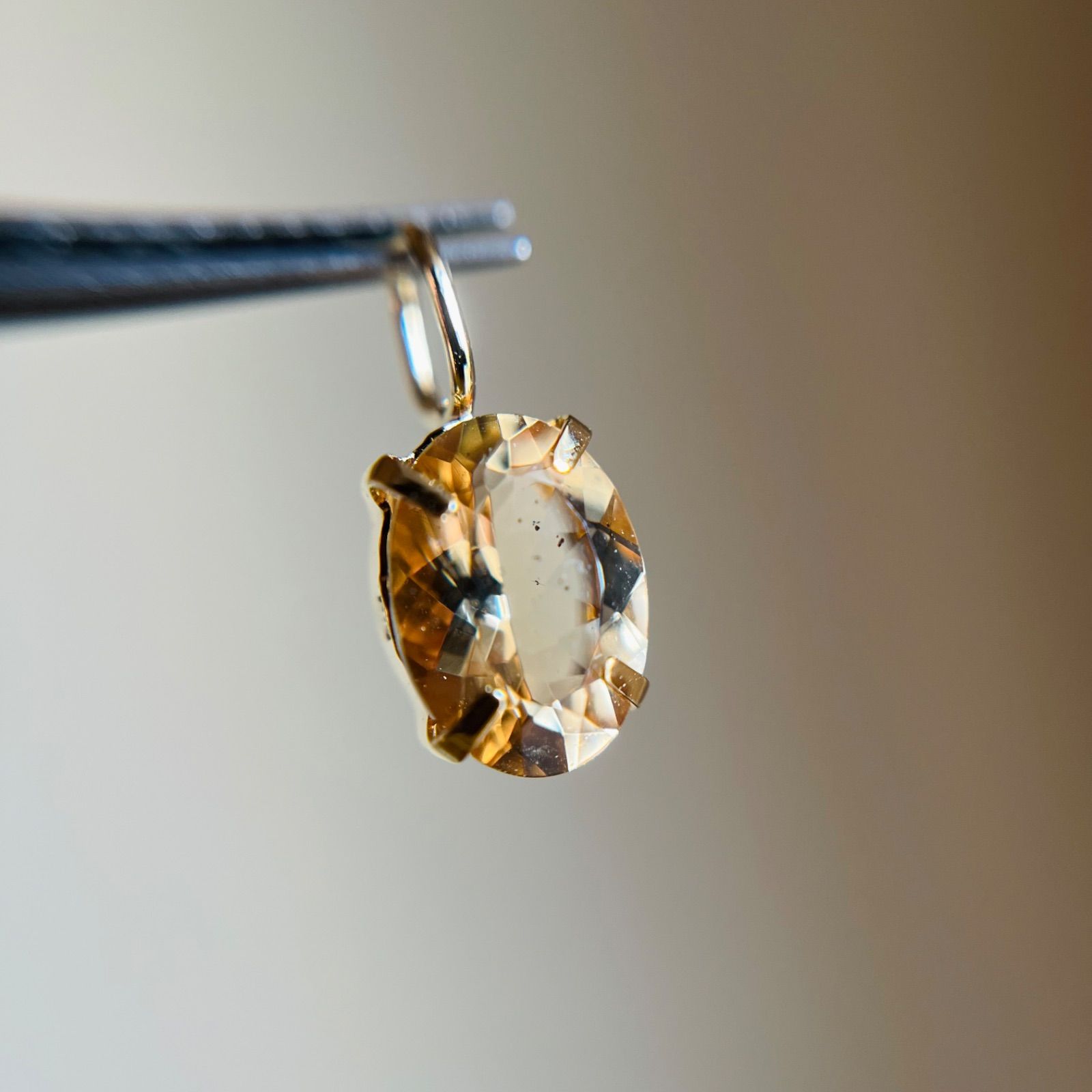 K18 天然石アレキサンドライトoval希少　レア　ペンダントトップ　18金 K18 天然石アレキサンドライトoval希少 レア ペンダントトップ 18金