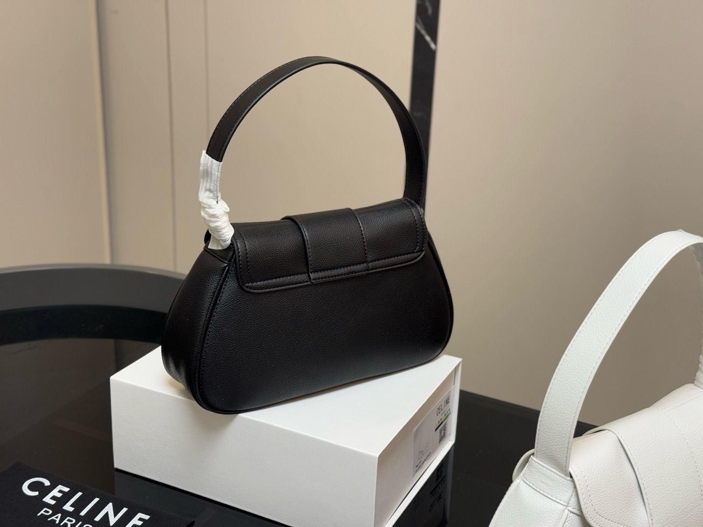 VINTAGE●CELINE●セリーヌ キャラメル アンダーアームバッグ Celine] アンダーアームバッグ トリオンフデザイン - 専用
