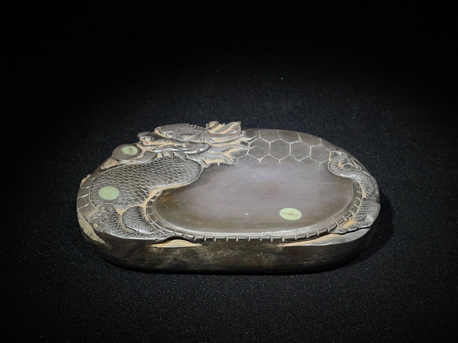 旧家蔵出し 配送 和田玉細密彫 青玉 大日如來像 根付 裝身具 置物 賞物