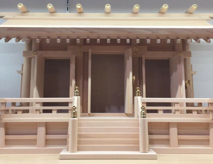 神棚の里 木曽桧 神棚 通し屋根三社 中 丸柱