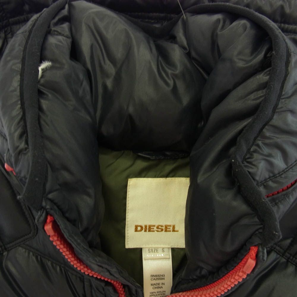 ディーゼル クロップド ダウンジャケット ブラック クロップド DIESEL(ディーゼル) ダウンジャケット・コート