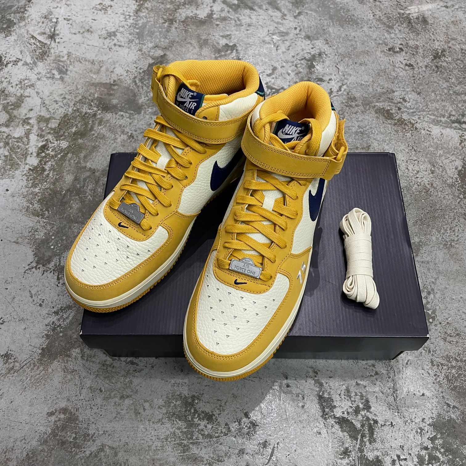 新品 Nike Air Force 1 Mid Paris DO6729-700 エアフォース1 ミッド 