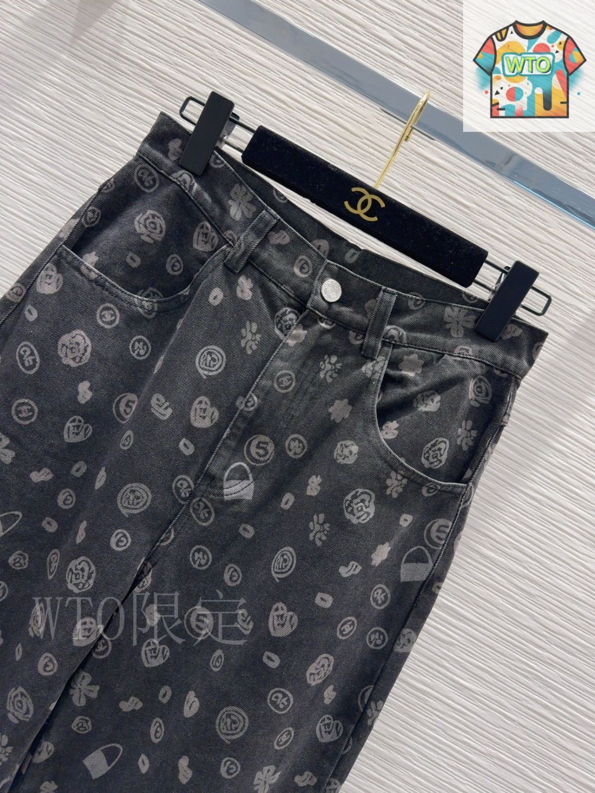 軽やか上品♡艶めくジャカード【CHANEL】パンツ 今日特価】Chanel シャネル 新作デニムパンツ - メルカリ