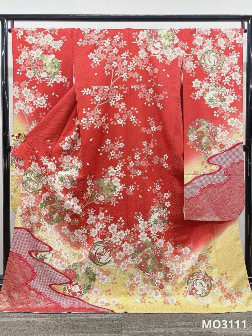 ブランド振袖 豪華 金彩 紋意匠 桜尽くし ストーン 身丈162cm 振袖 豪華 金彩 紋意匠 身丈163cm
