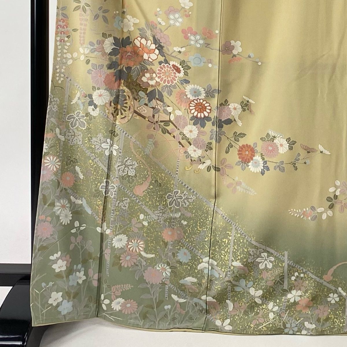 ベージュ