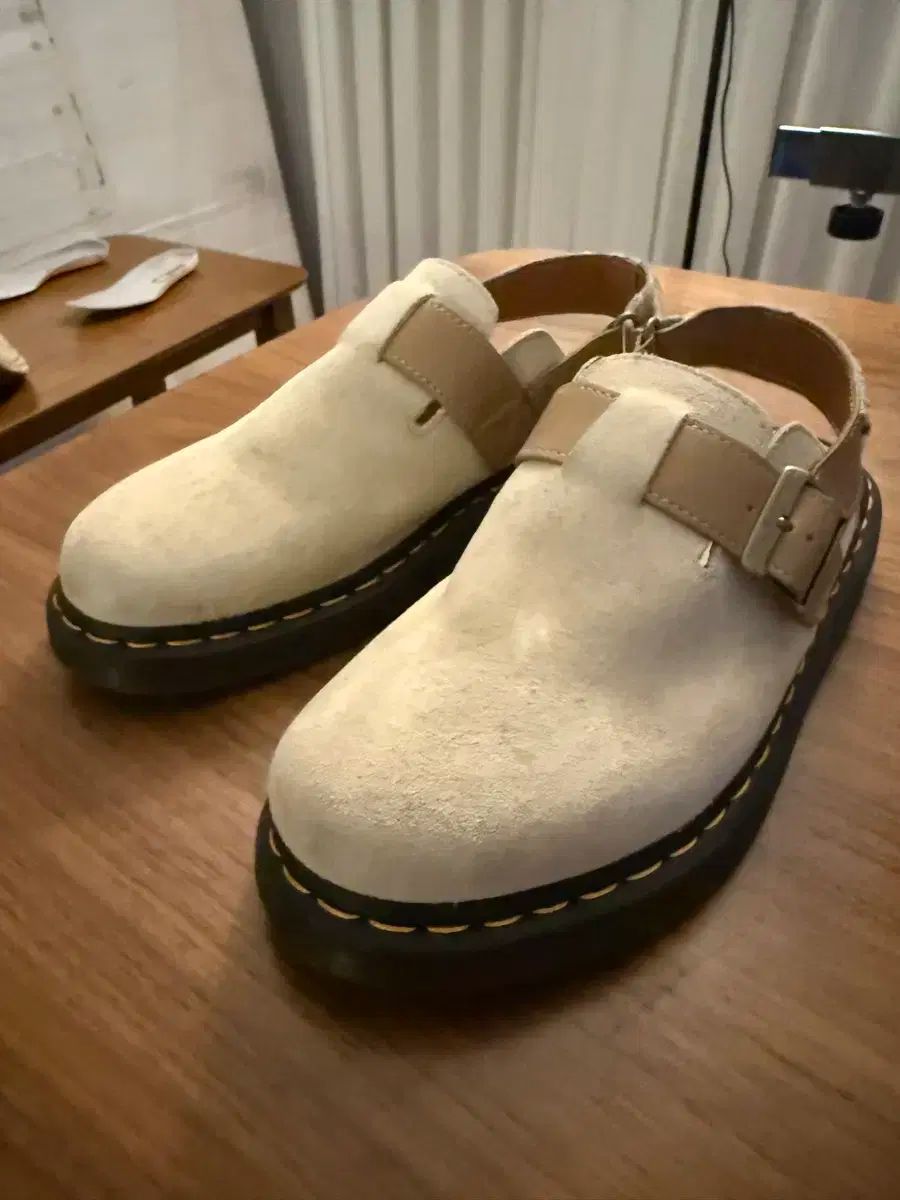 DR. MARTENS ドクターマーチン スエード サンダル