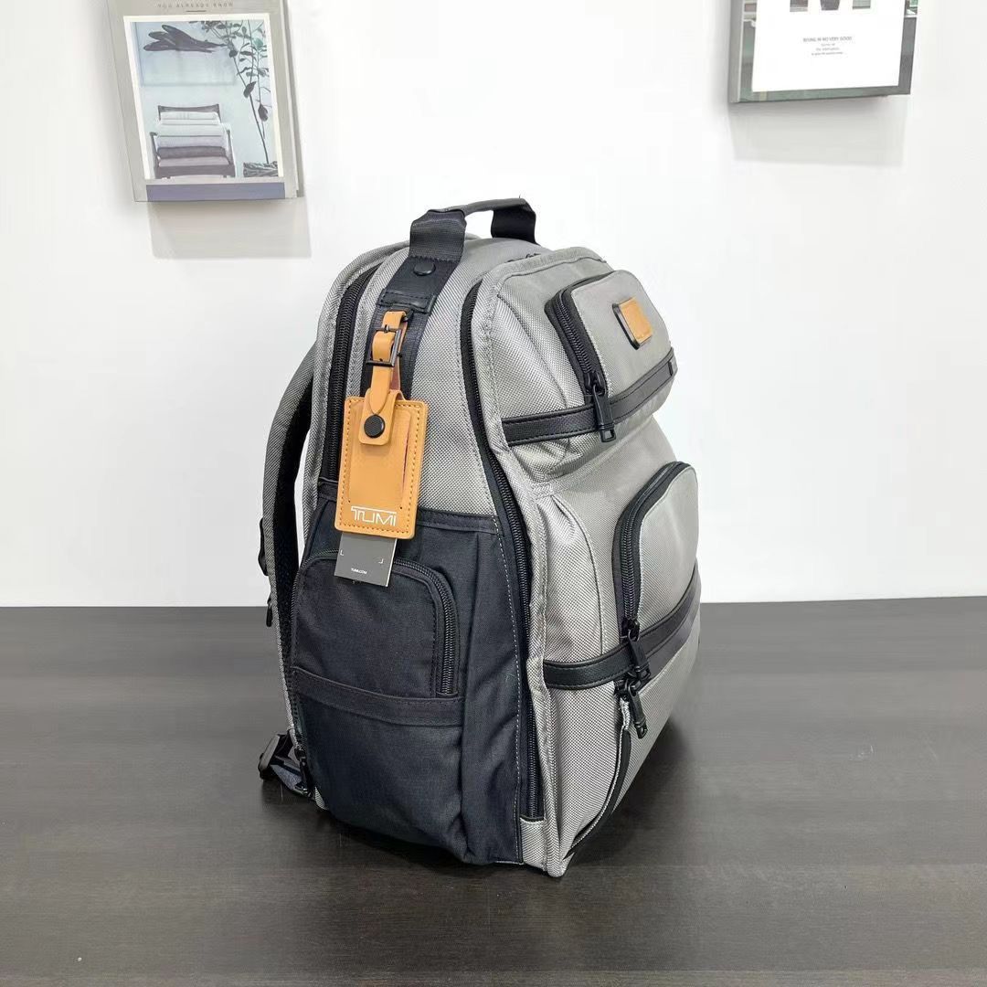 低価格 人気沸騰中 TUMI ALPHA3 GREYトゥミ リュック バックパック バッグ