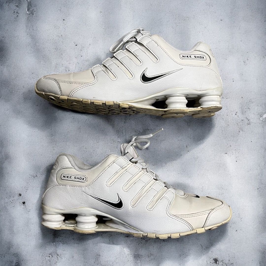 NIKE SHOX