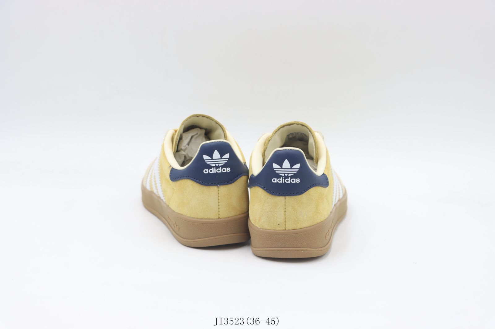 今日 アディダスのスケートシューズ