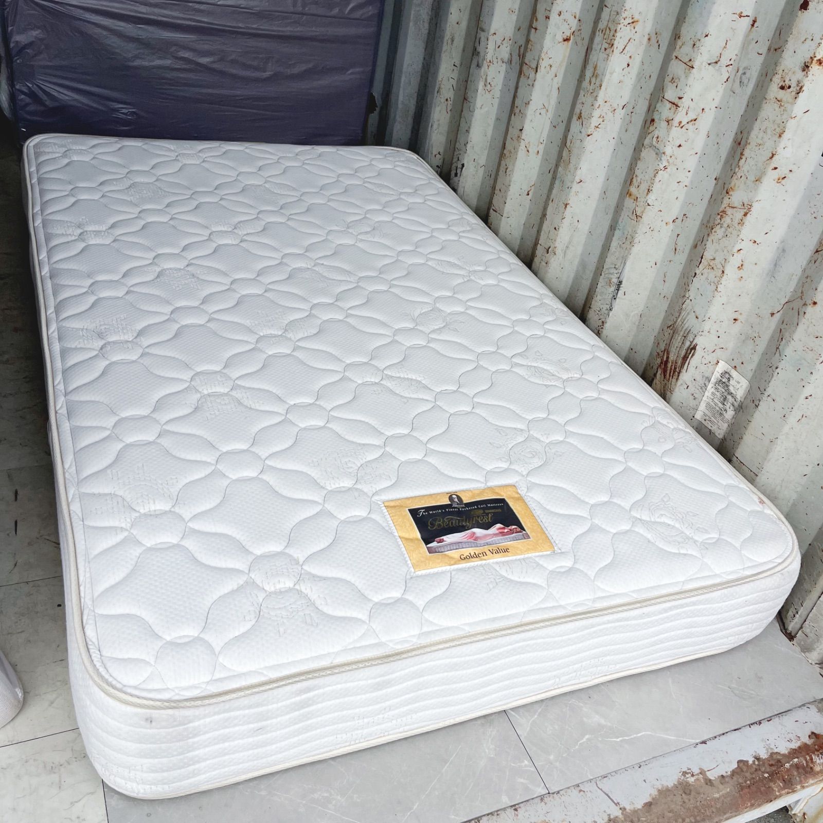 シモンズ ビューティレスト ゴールデンバリュー セミダブルマットレス