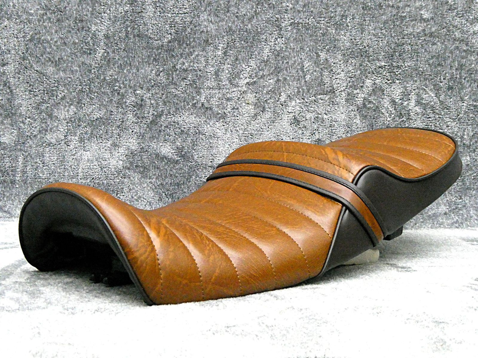 シート 茶ツートン