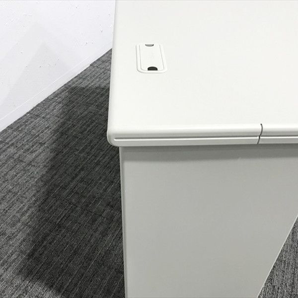 プラス