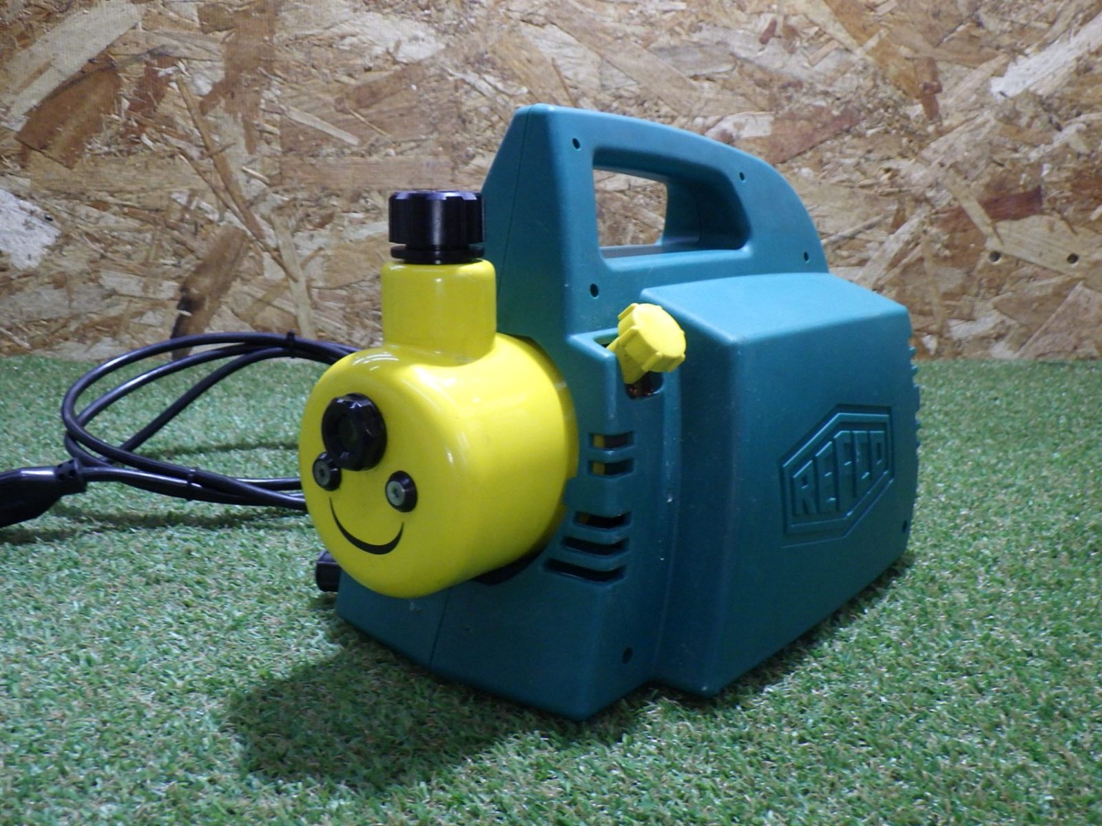 ツーステージ真空ポンプ