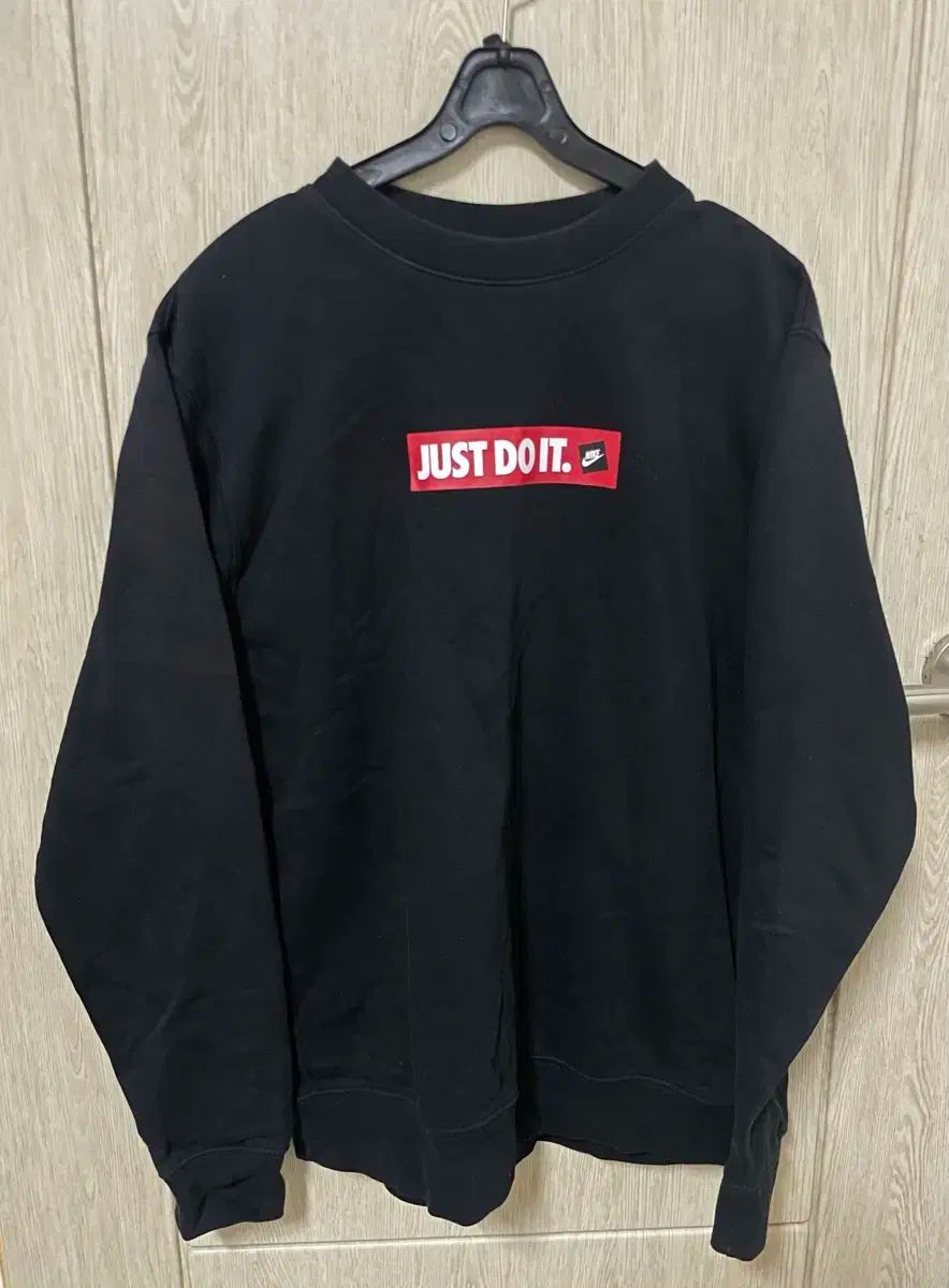 【雷市場（ポンジャン）商品韓国直送】 Nike(ナイキ） 裏起毛 黒 パーカー