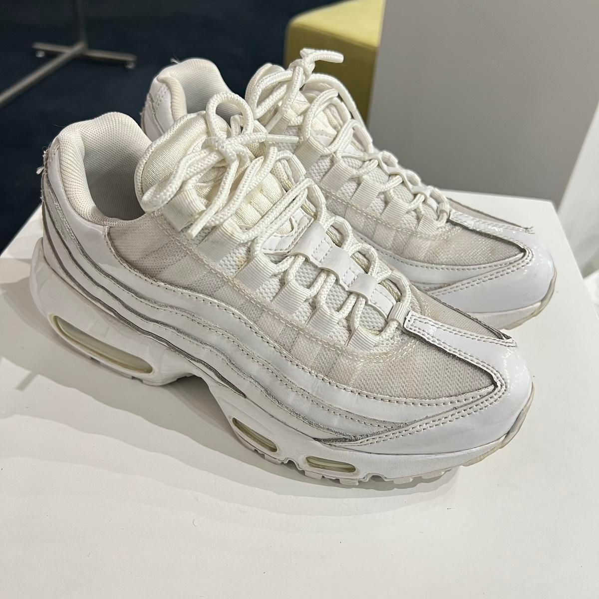 【雷市場（ポンジャン）商品韓国直送】240 NIKE(ナイキ) エアマックス 95 トリプルホワイト