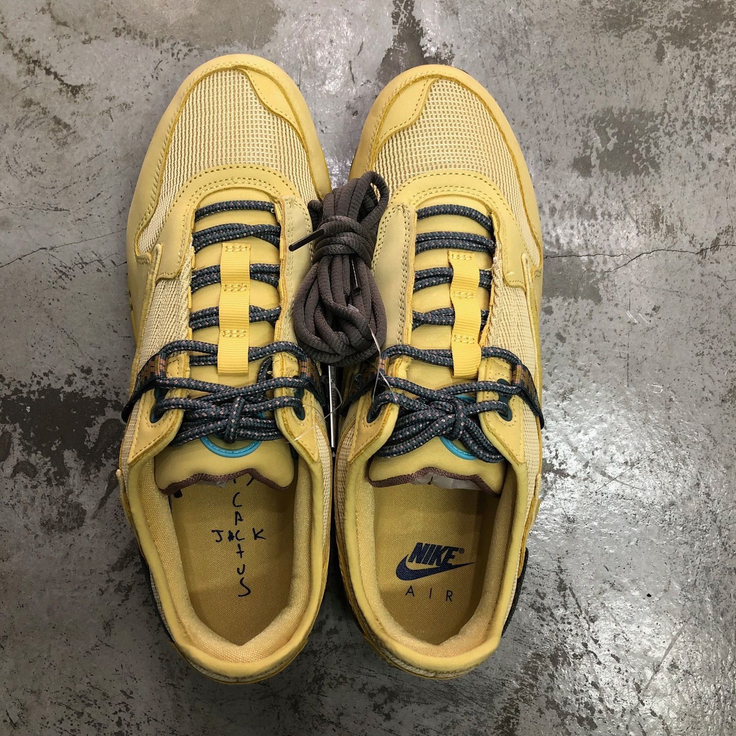 【美品】NIKE ナイキ　トラヴィススコット　カクタス　ゴールド　エアマックス1 Nike Air Max 1 Travis Scott Cactus Jack Saturn ゴールド