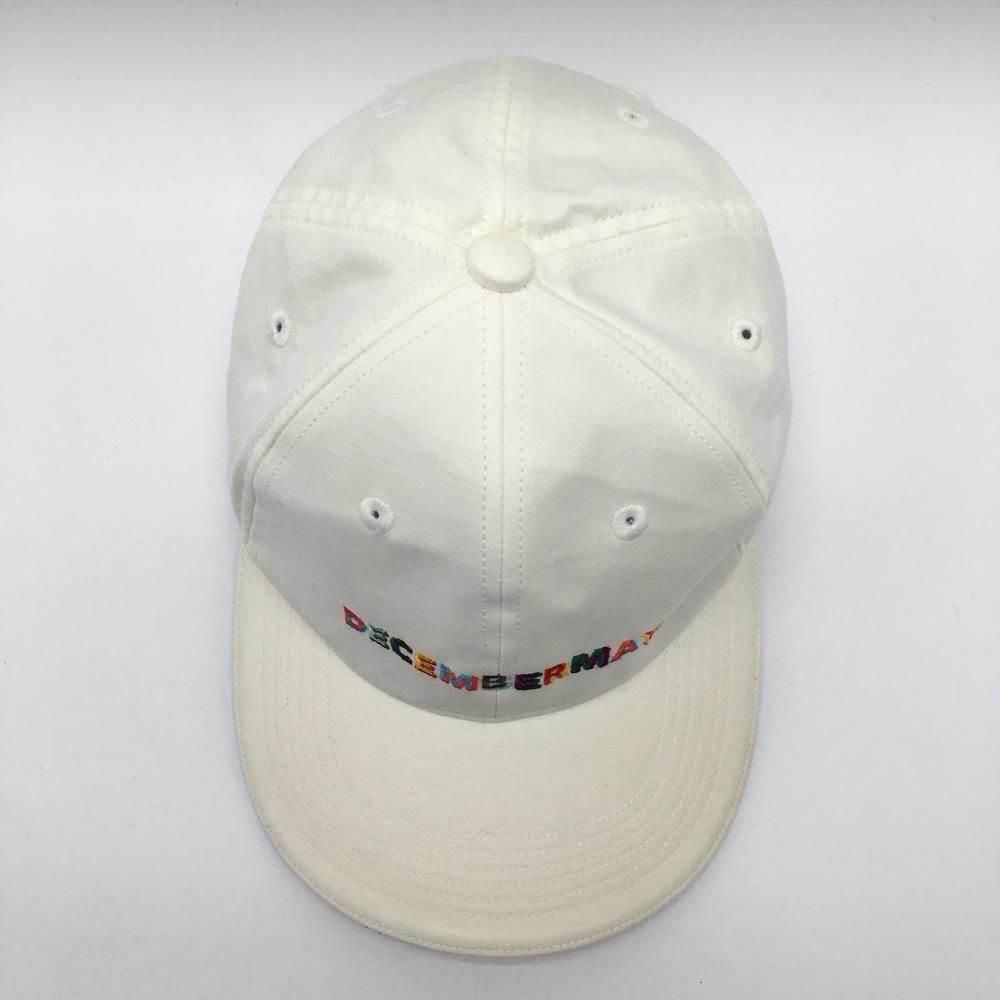 ディセンバーメイ キャップ 白×マルチカラー ロゴ刺しゅう ゴルフ