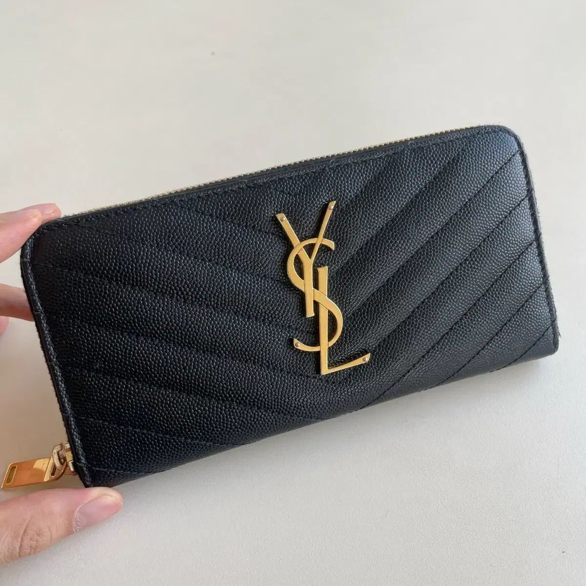 YVES SAINT