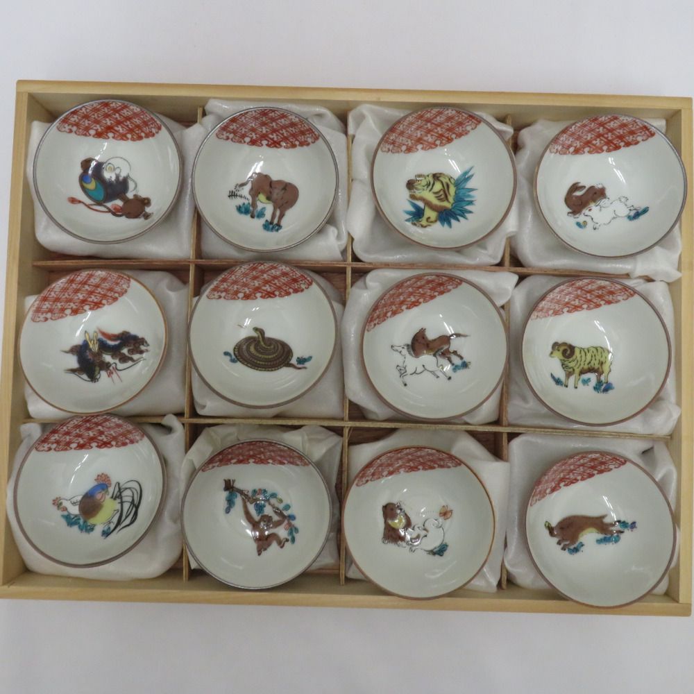 【骨董品】杯・お猪口 9盃 手描きだるま 明治〜大正 九谷焼 宝珠型盃台付春画盃 – 古美術西川
