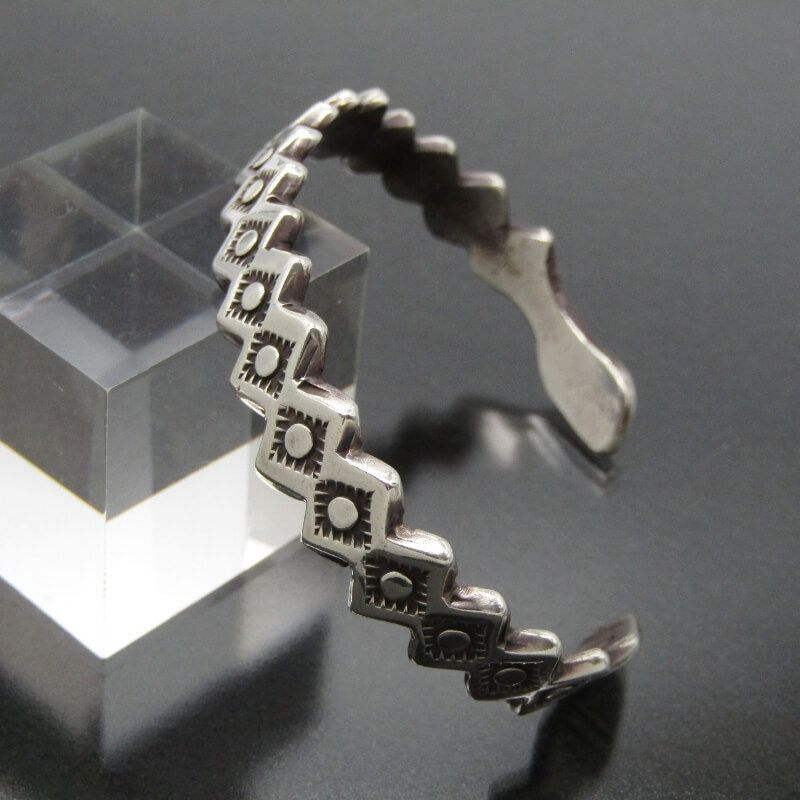 シッピークレイジーホース CippyCrazyHorse 蛇バングル TIGHT / Cippy