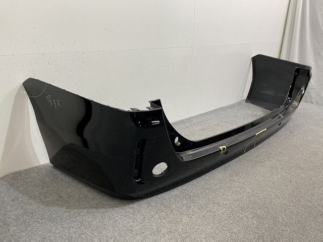 トヨタ／ZWR80G　ノア　ノーマル用　リアバンパー　070 ヴォクシー&frasl;ノア&frasl;エスクァイア 80系&frasl;ZRR80&frasl;ZRR85 ハイブリッド&frasl;ZWR80