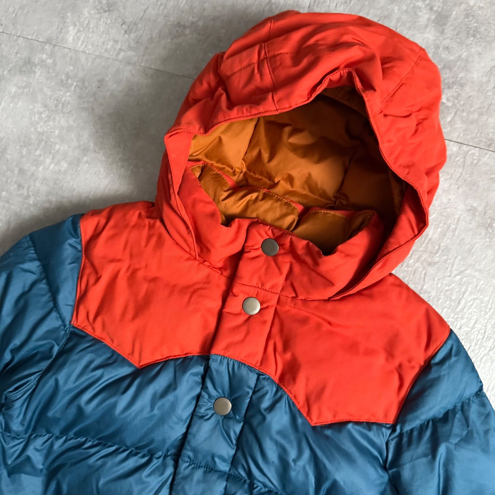 Patagonia 赤 ナイロンジャケット フード付き