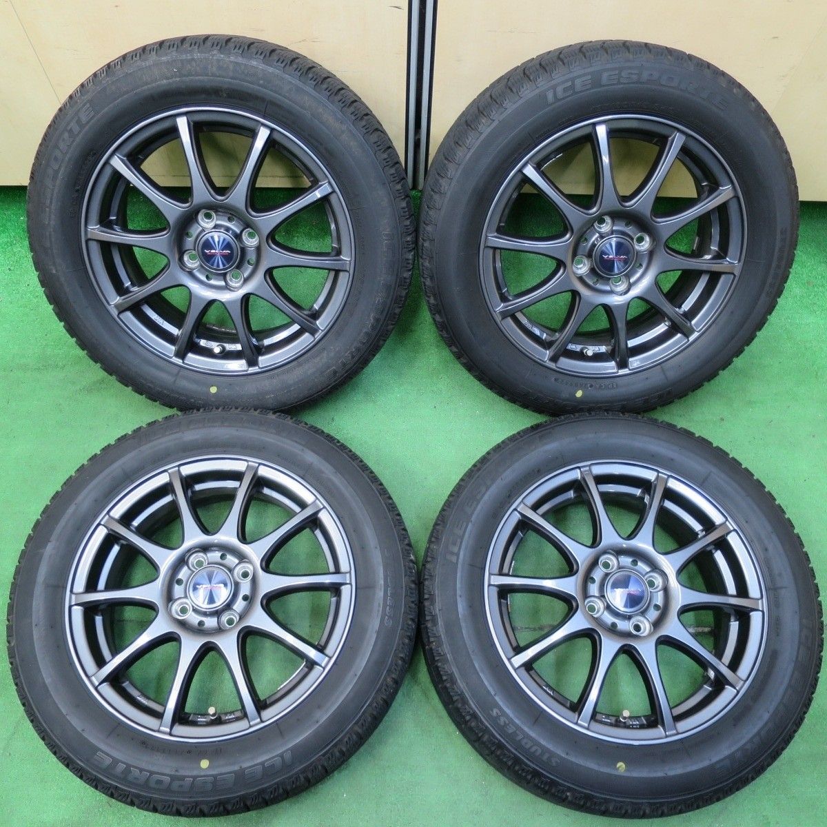 バリ溝 22年 キレイ 8.5分 スタッドレス 185|60R15 アイスエスポルテ VELVA CHARGE ヴェルヴァ PCD100|4H 4090310イス