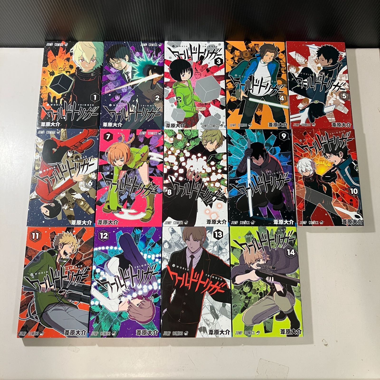 むつ1-080702】ワールドトリガー 全巻セット 1～28巻 - メルカリ