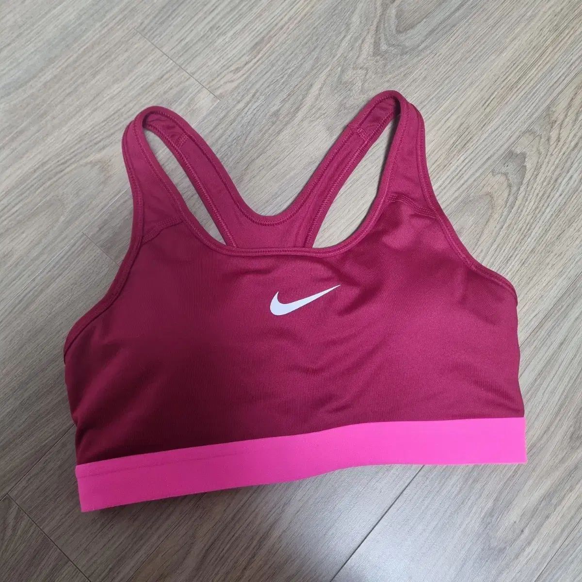NIKE NIKE(ナイキ) トレーニング 実行しています スポーツブラ