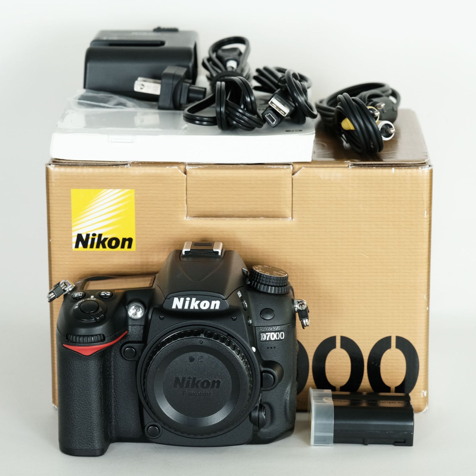 良品｜シャッター数24,384回] Nikon D7000 / ニコンFマウント