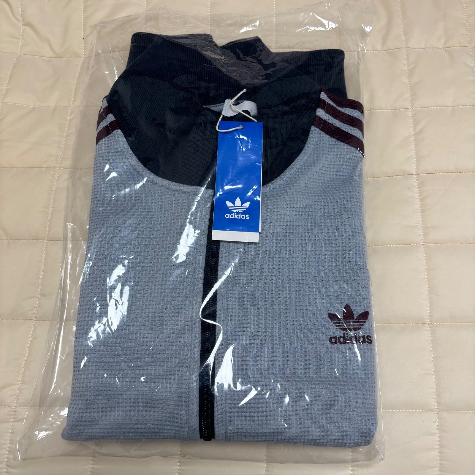 日本未発売カラーXL⭐️新品 adidas アディカラー 刺繍トレ