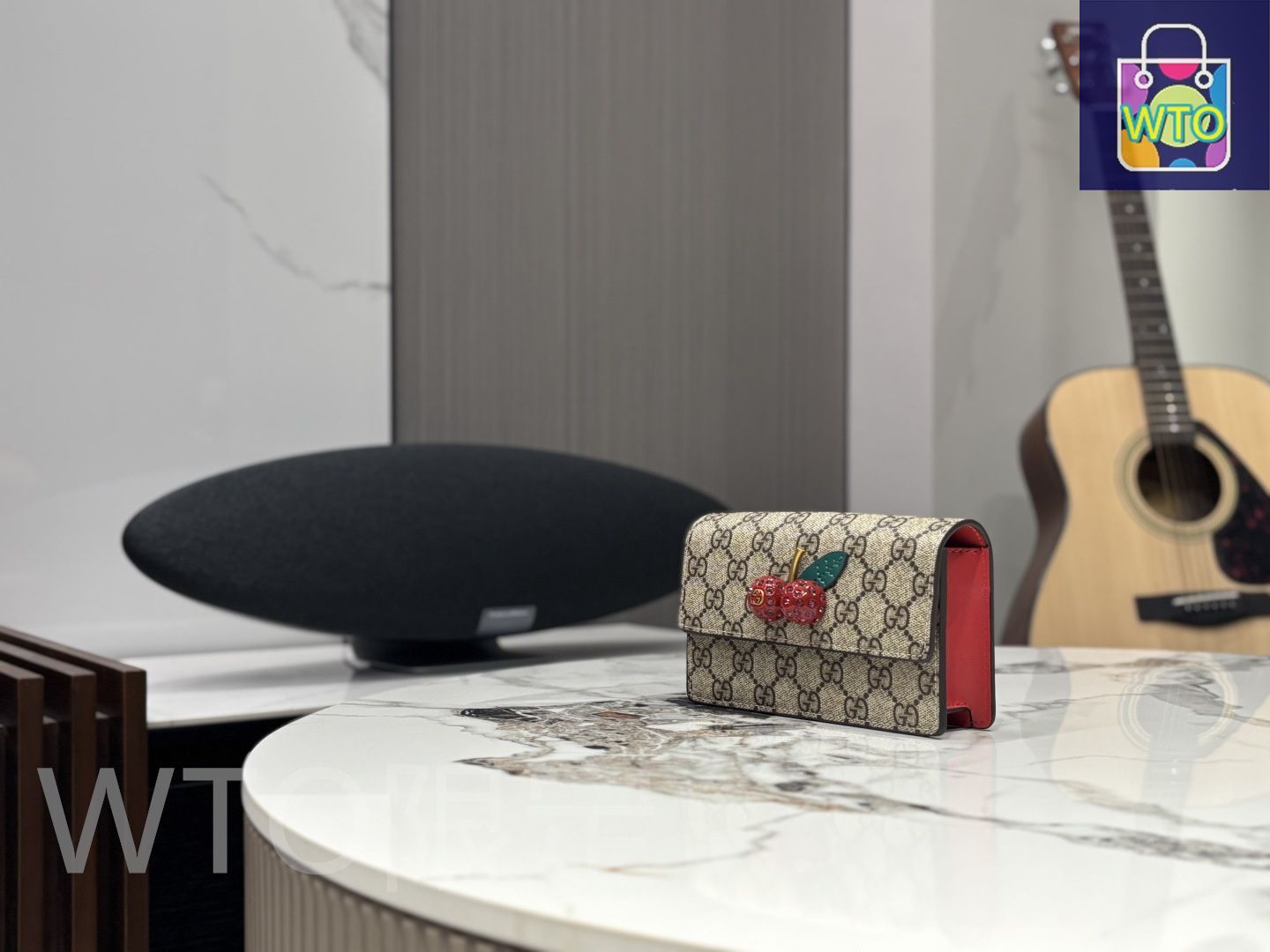 GUCCI グッチ 新品タグ付き リバーシブルGG ケープ⭐︎ポンチョ グッチ グッチ ポンチョ ケープ リバーシブル - 質屋通り商店街