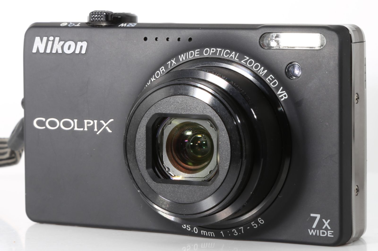 カメラNikonCOOLPIXS6200デジタルカメラ付属品全て揃っています。