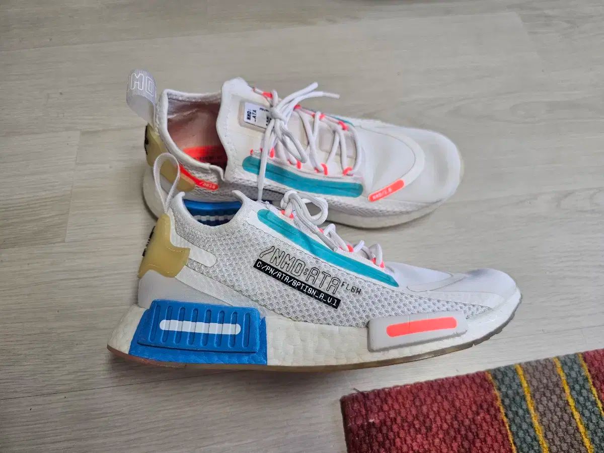 adidas アディダス NMD R1 サイズ 260